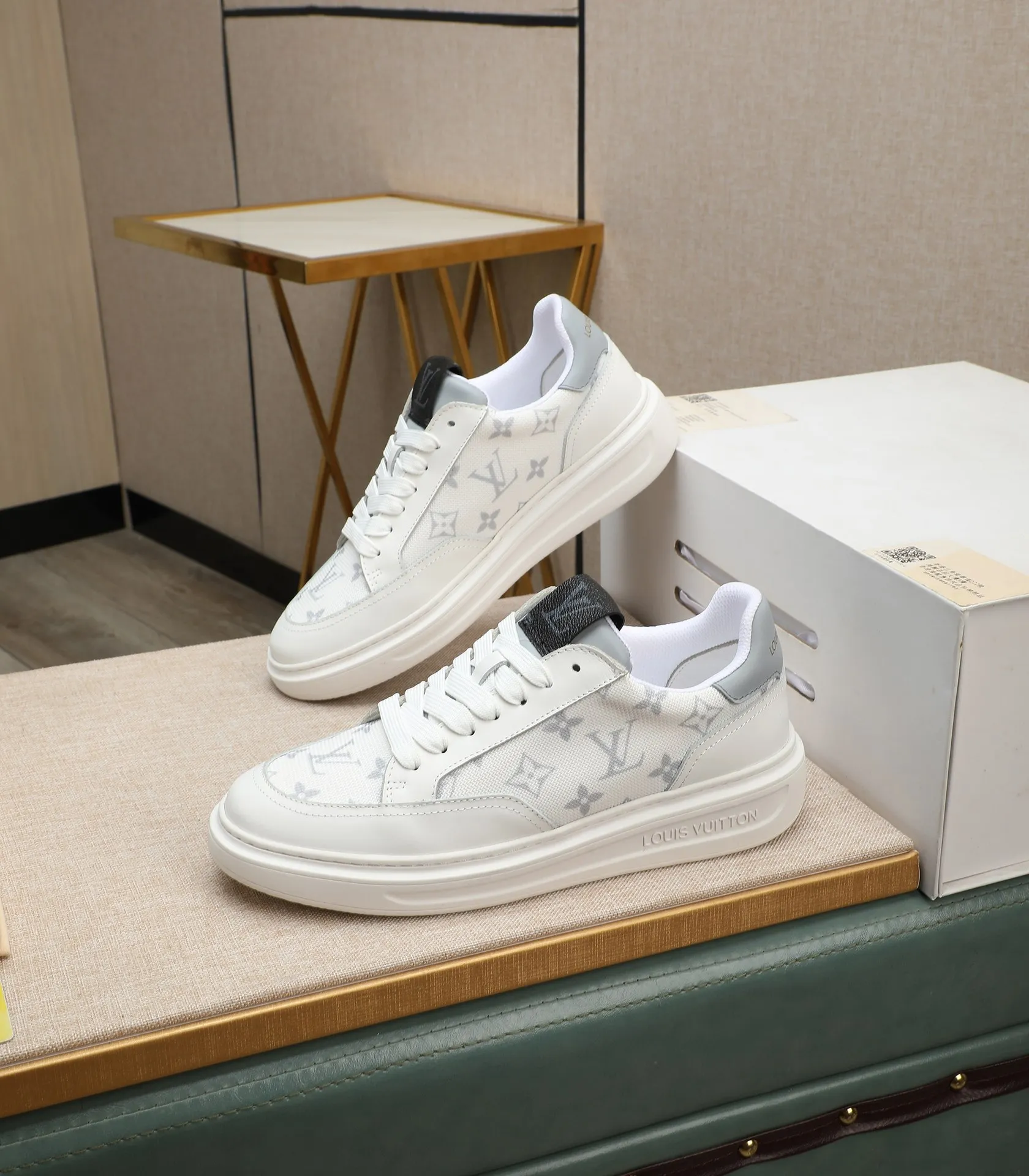 Men's shoes 💰540 💰(Niuli: full package) louis vuitton (Louis Vuitton/lv) top 🔍🔍 new models are on sale at the same time at the counter. The upper 🇮🇹 is imported from Italy, first-layer cowhide, and the lining is fully imported cowhide. 💪💪, completely 1⃣️ to 1 ⃣️Re-engraved🇮🇹💪💪, ⚠Sole: The original sole is specially provided by the original factory, the exclusive movable molded sole is super comfortable, ⚠The original factory follows the order, 🔍🔍high quality, you can enter and exit the counter at will, welcome to compare⚠. Code number:38-44